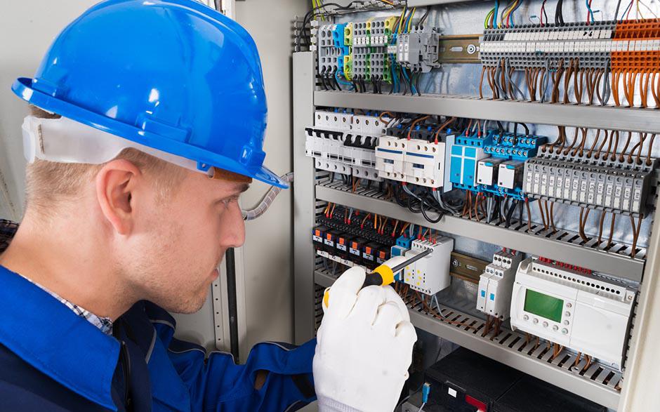 cherche électricien pas cher Paris 13